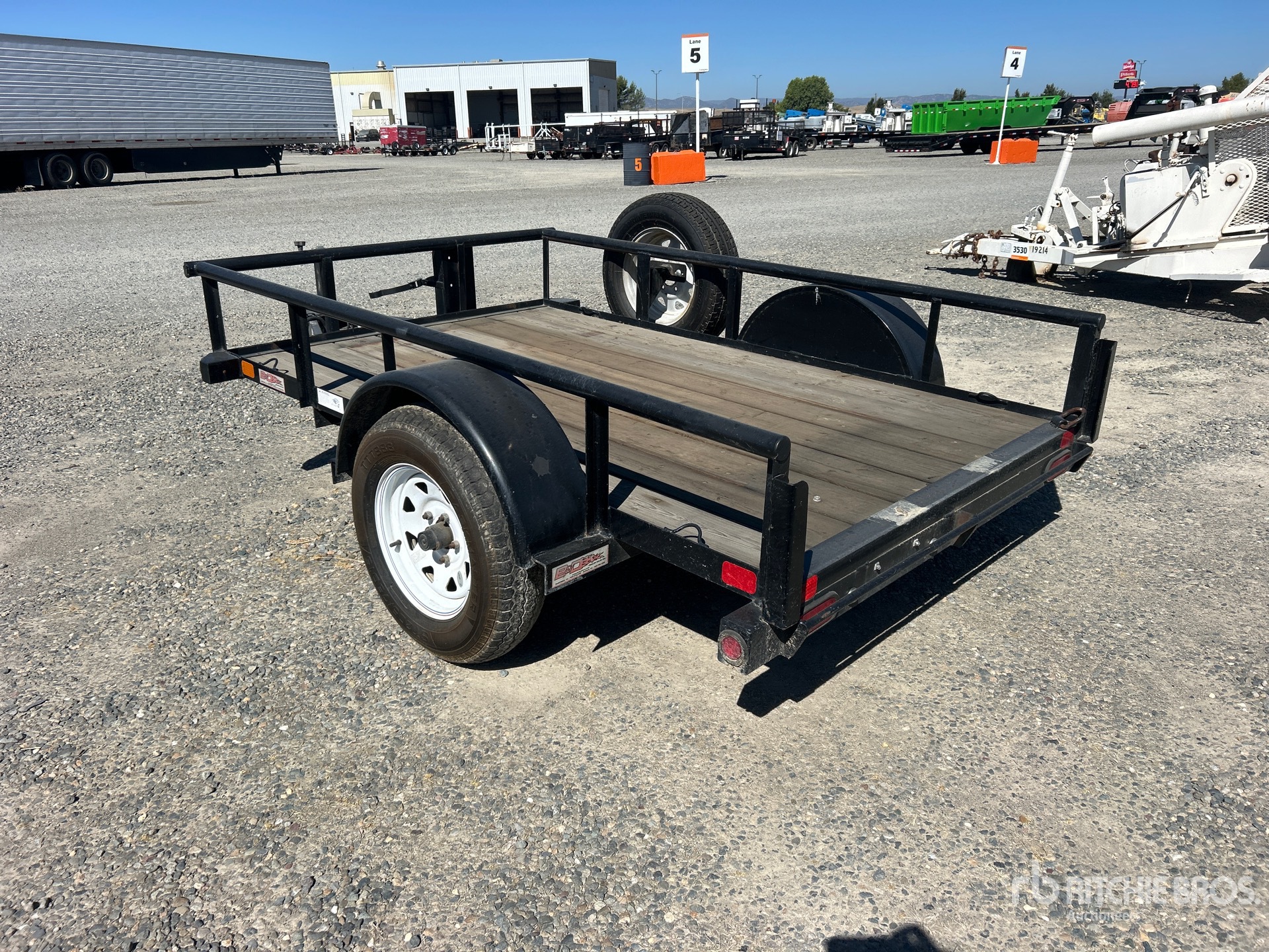 General Appearance with Picture, Left Rear Corner
