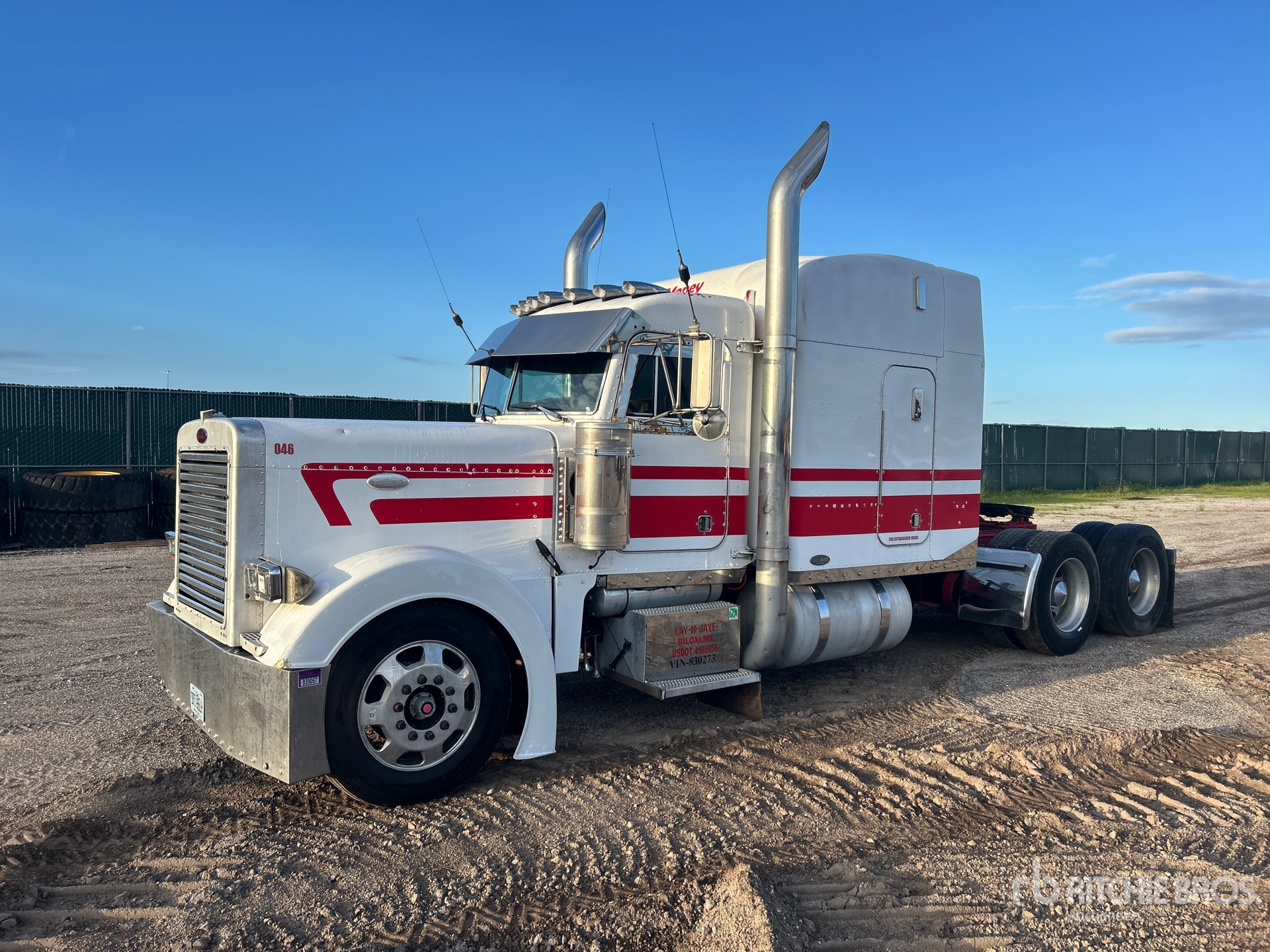 Photo of 2004 Peterbilt 379