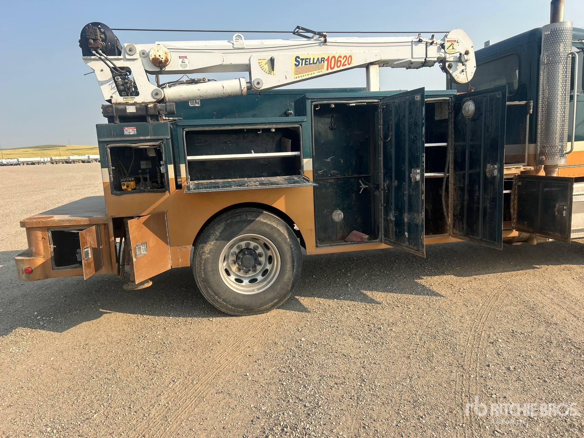 2013 Peterbilt 337