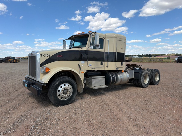 2010 Peterbilt 367 6x4 T/A Sleeper Truck Tractor