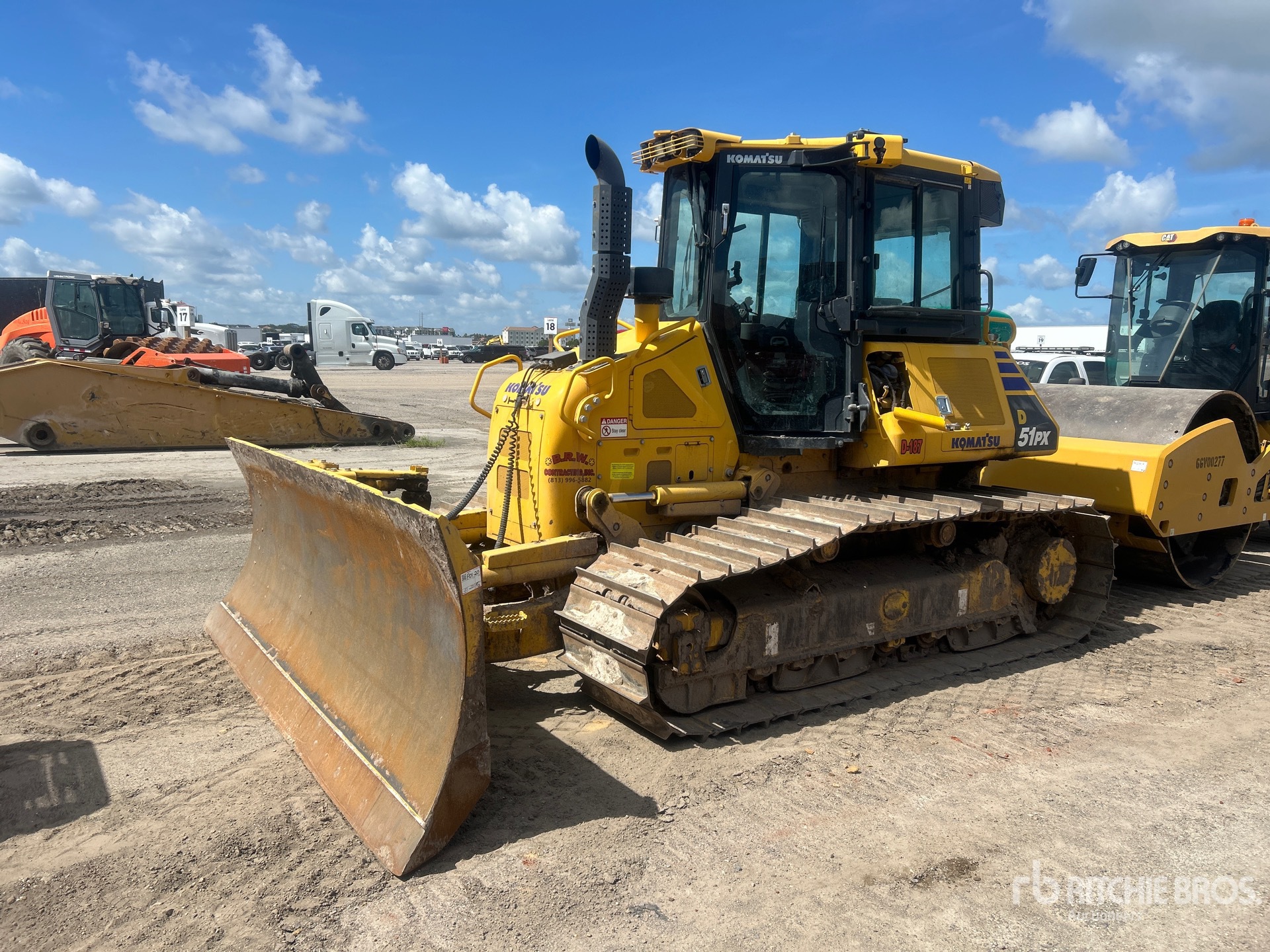 2023 Komatsu D51PX-24