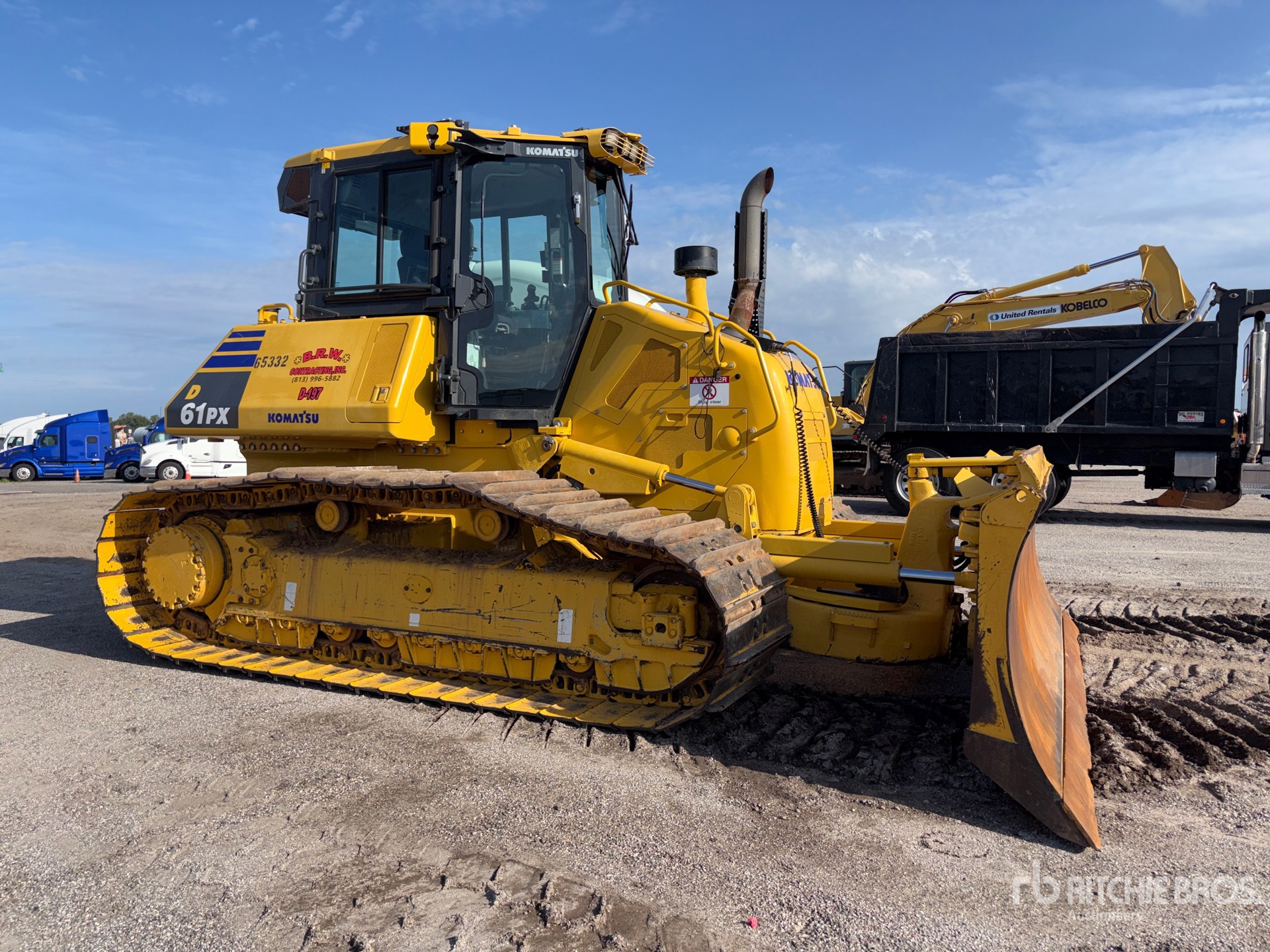 2025 Komatsu D61PX-24