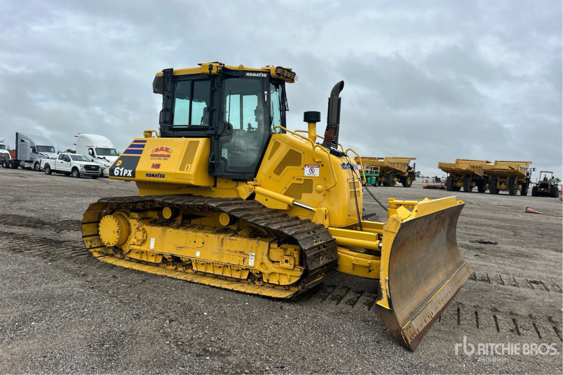 2024 Komatsu D61PX-24