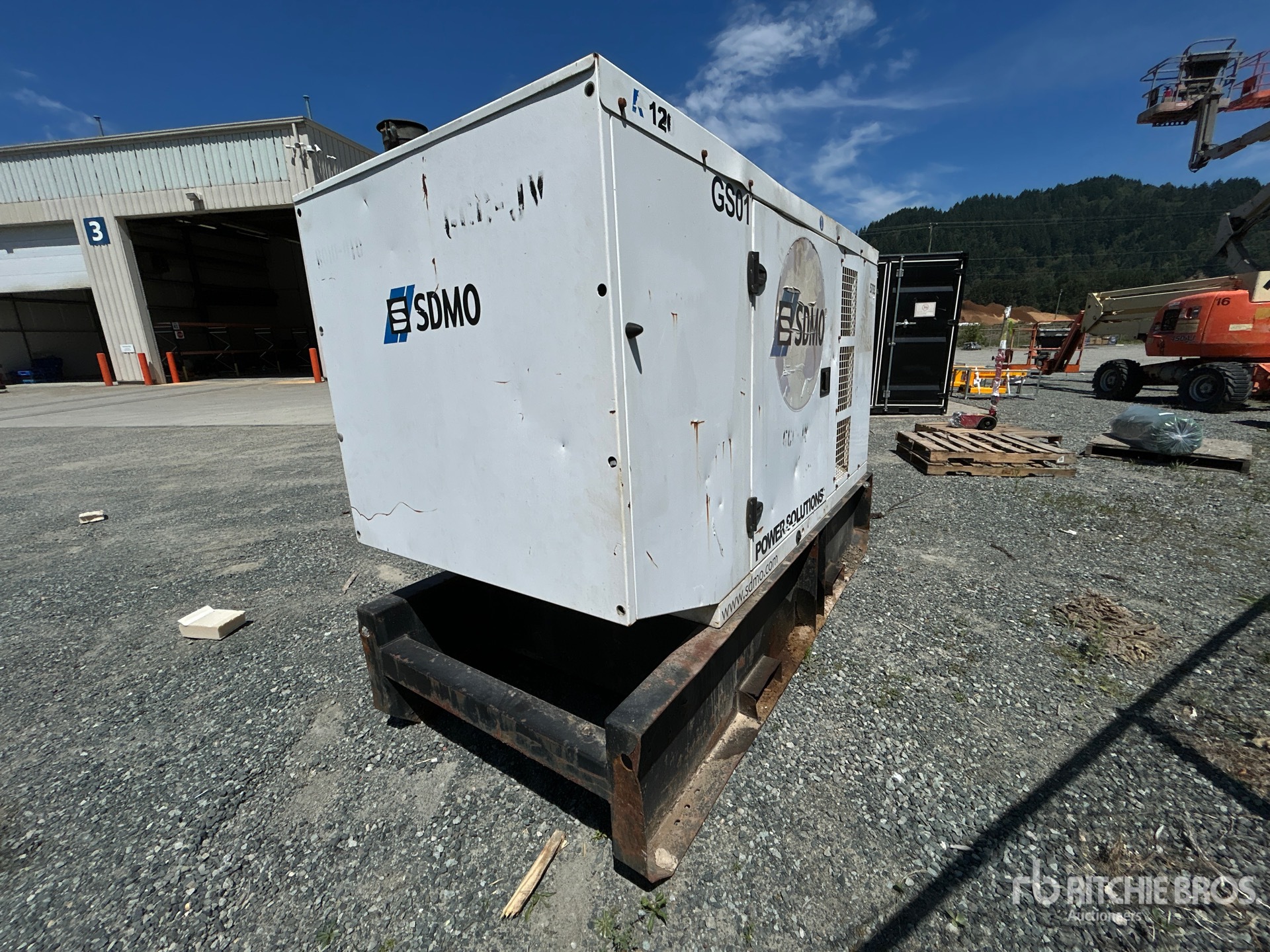 General Appearance with Picture, Right Rear Corner