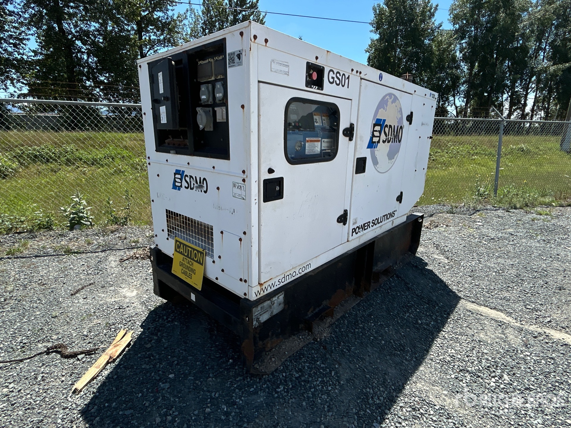 General Appearance with Picture, Left Front Corner