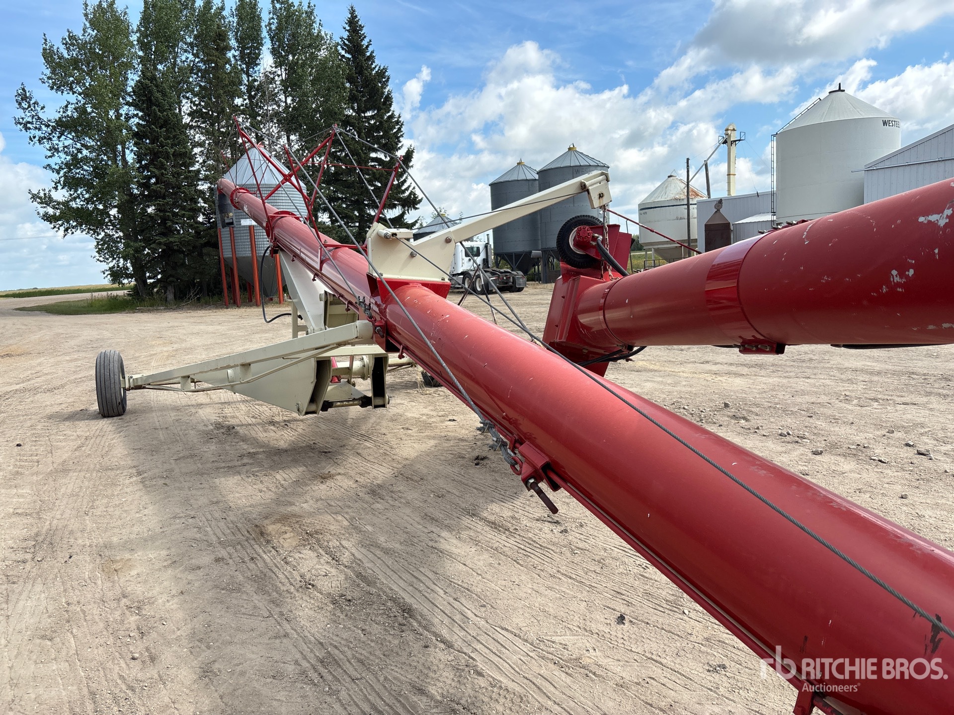 Farm King 1370
