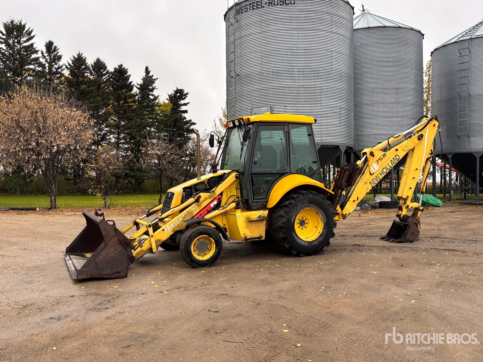Photo of New Holland LB75B