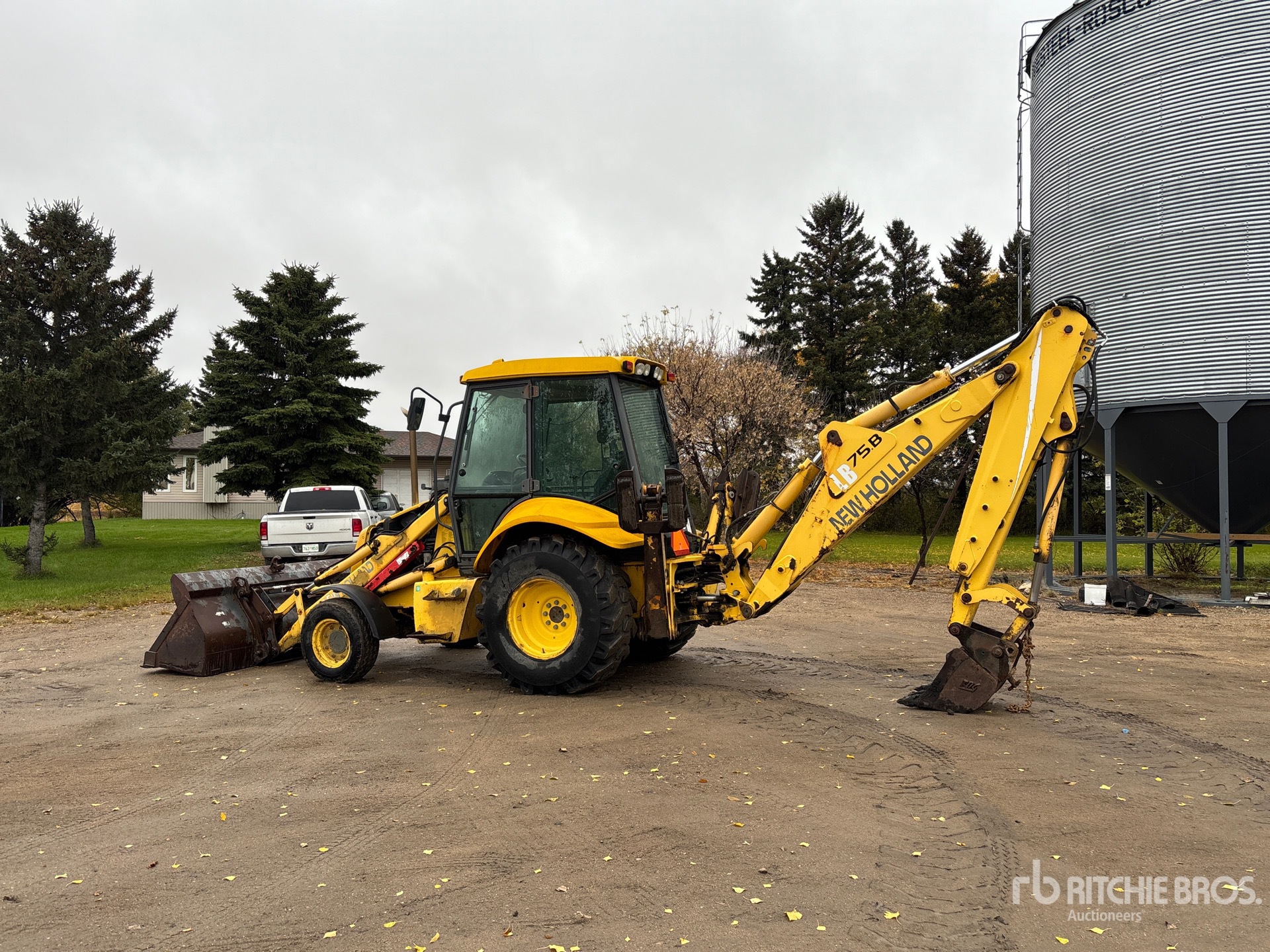 New Holland LB75B