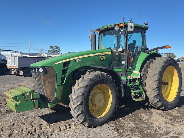John Deere 8530 4WD Tractor John Deere 8530 4WD Tractor