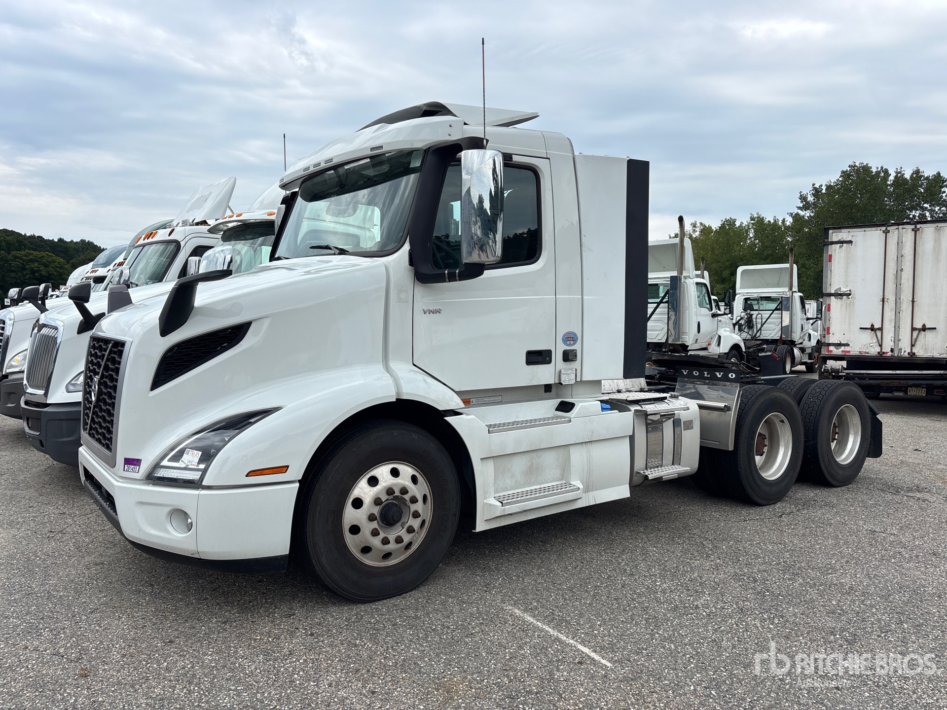 Photo of 2025 Volvo VNR