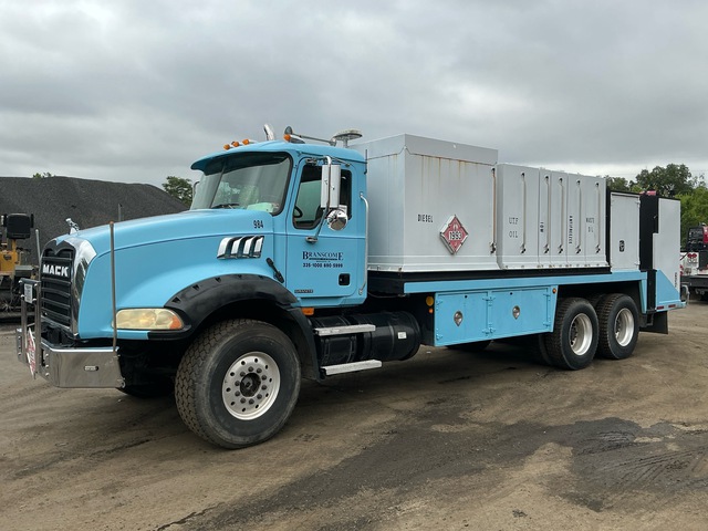 2007 Mack CT700 6x4 Multiple tanks Fuel and Lube Truck 2007 Mack CT700 6x4 Multiple tanks Fuel and Lube Truck