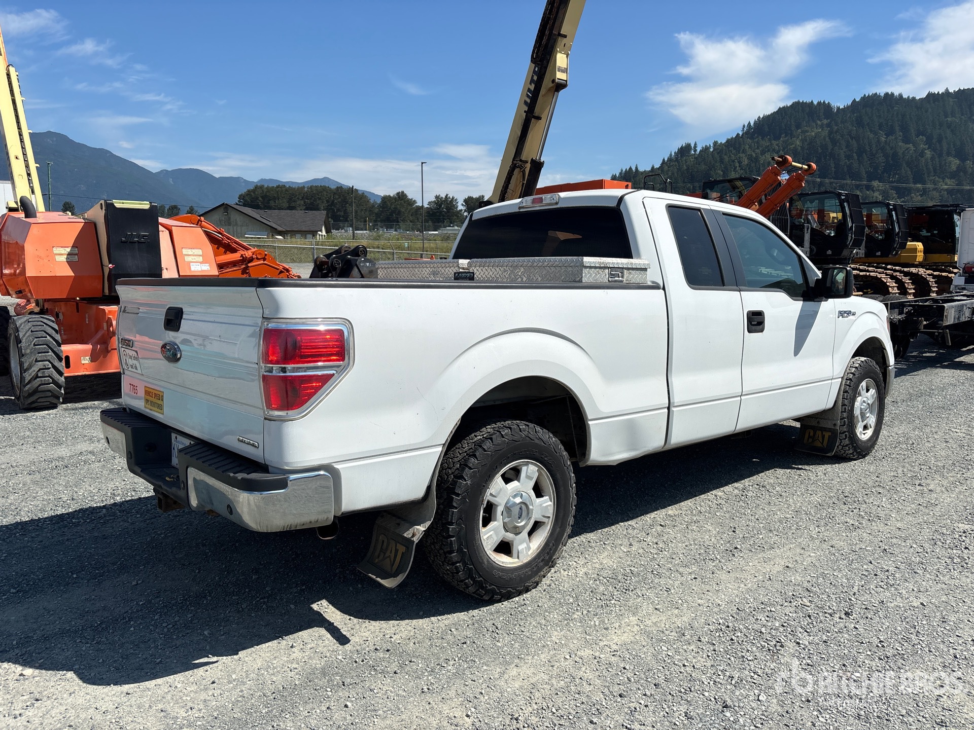 General Appearance with Picture, Right Rear Corner