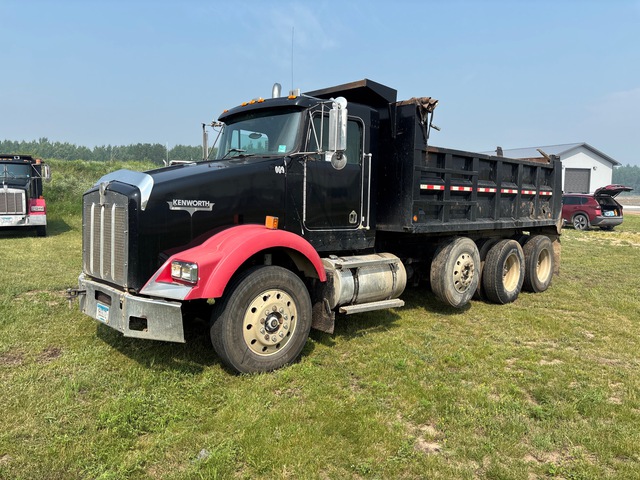 1999 Kenworth T800 8x4 T/A Dump Truck