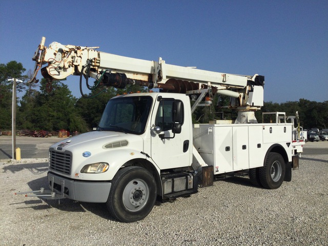 2014 Altec DM47B T R on 2016 Freightliner M2106 4x2 DM47 2x4 Digger Derrick Truck