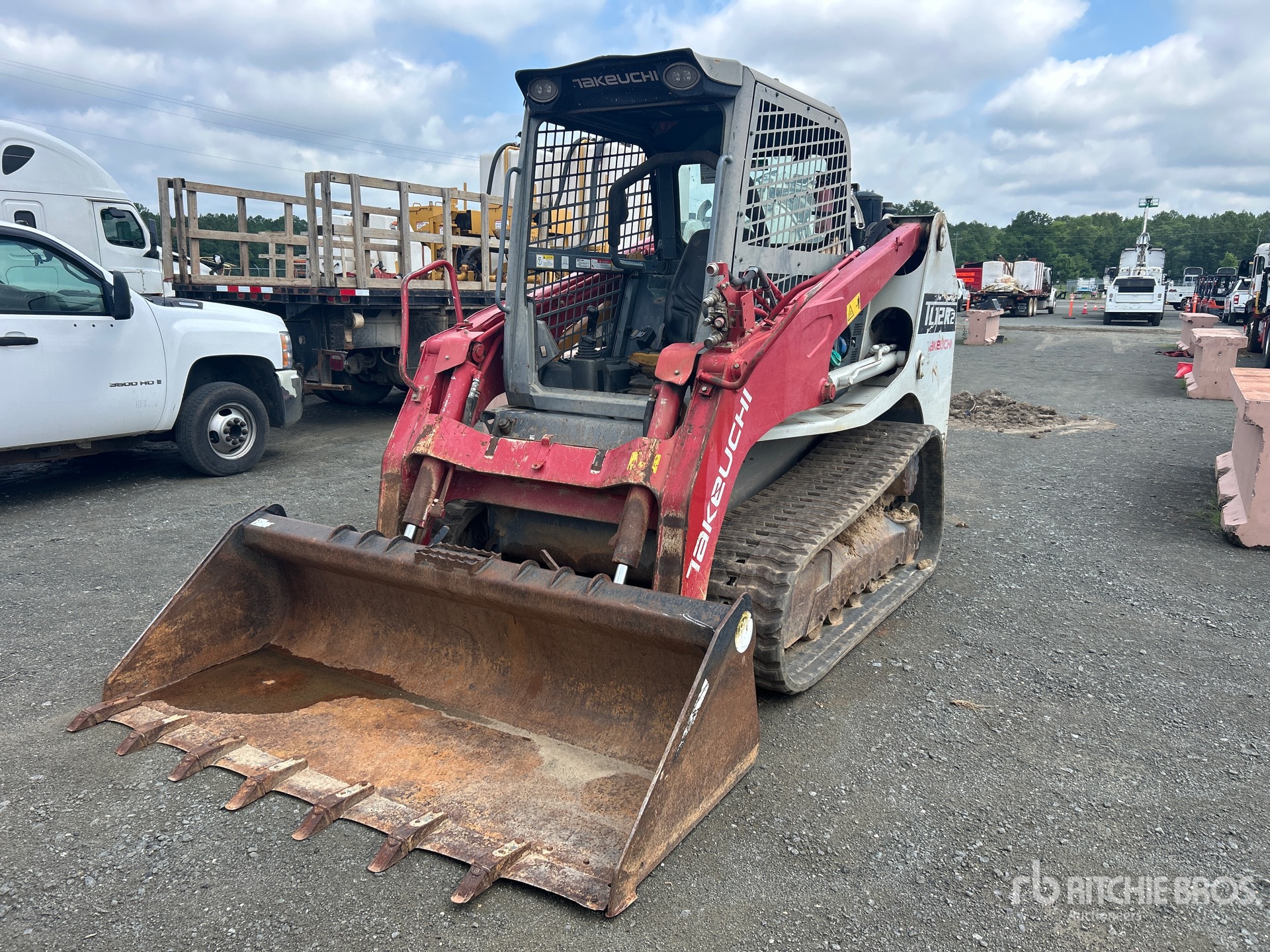 Photo of a 2019 Takeuchi TL12R2