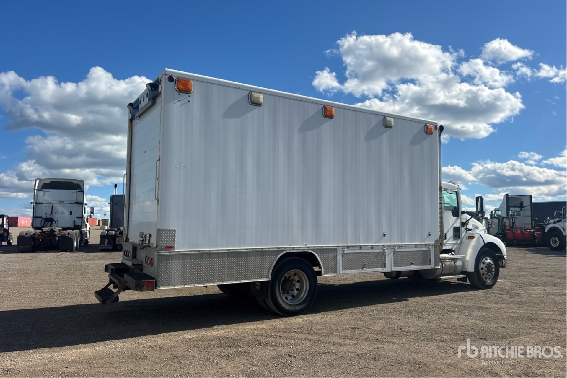 2006 Kenworth T300