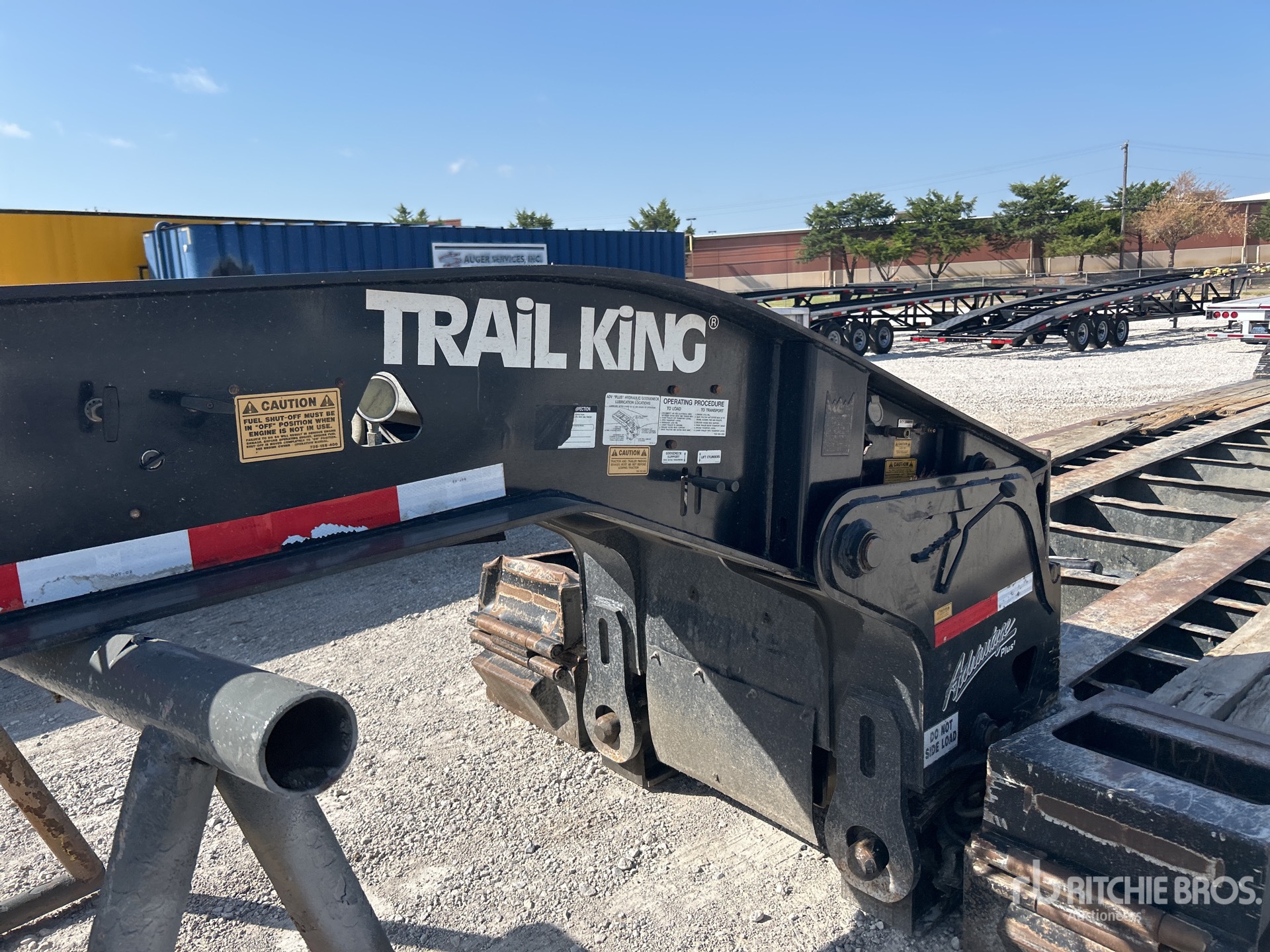 2016 Trail King 55 ton Tri/A Removable Gooseneck