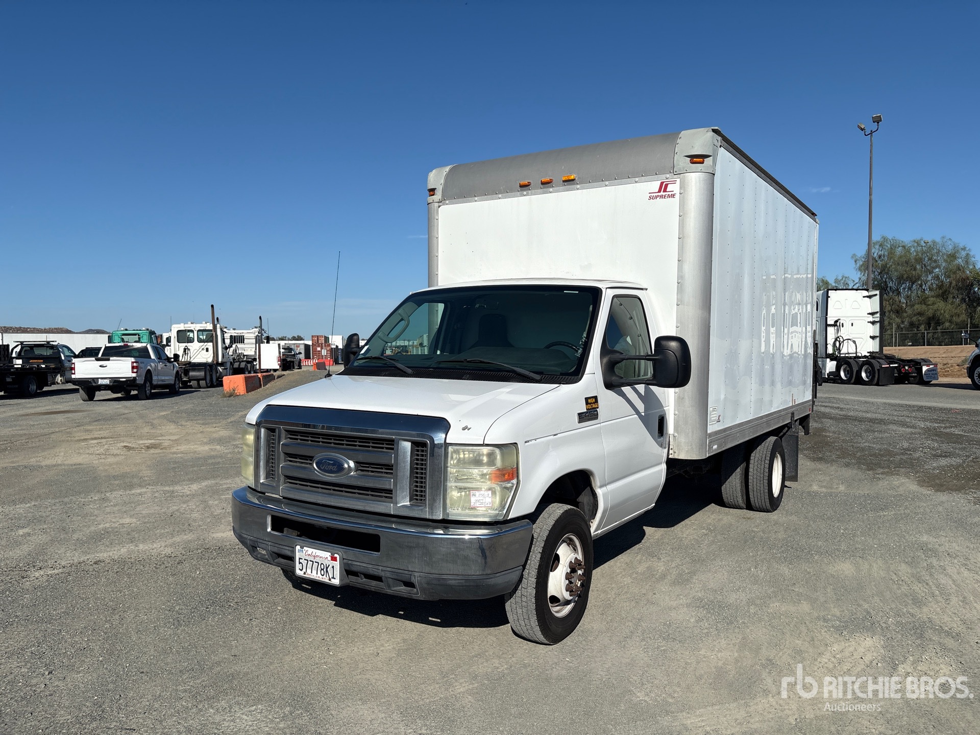 Photo of 2013 Ford E-450
