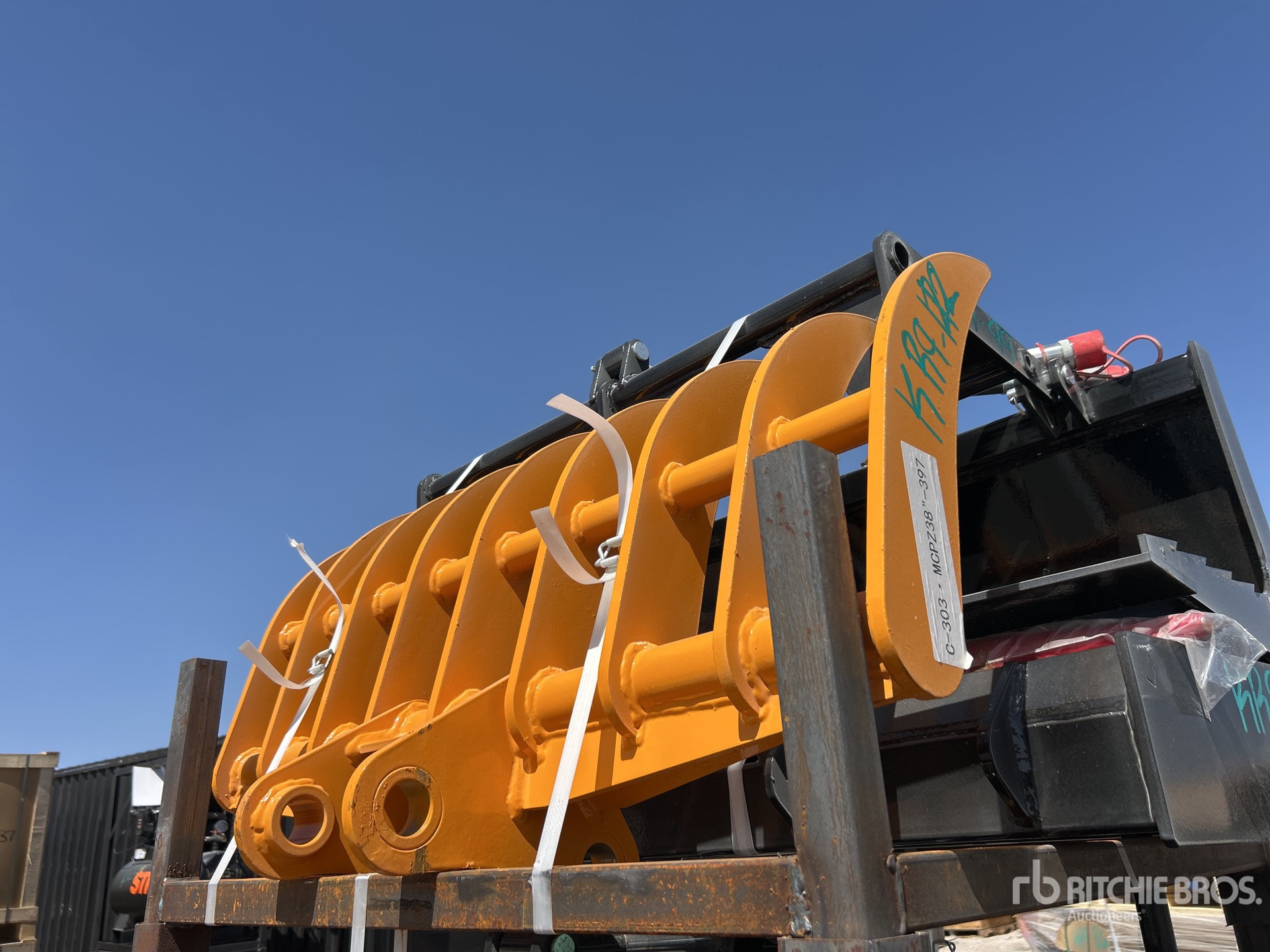 Photo of a 2026 GIYI 38 in - Fits Cat 303 (Unused)
