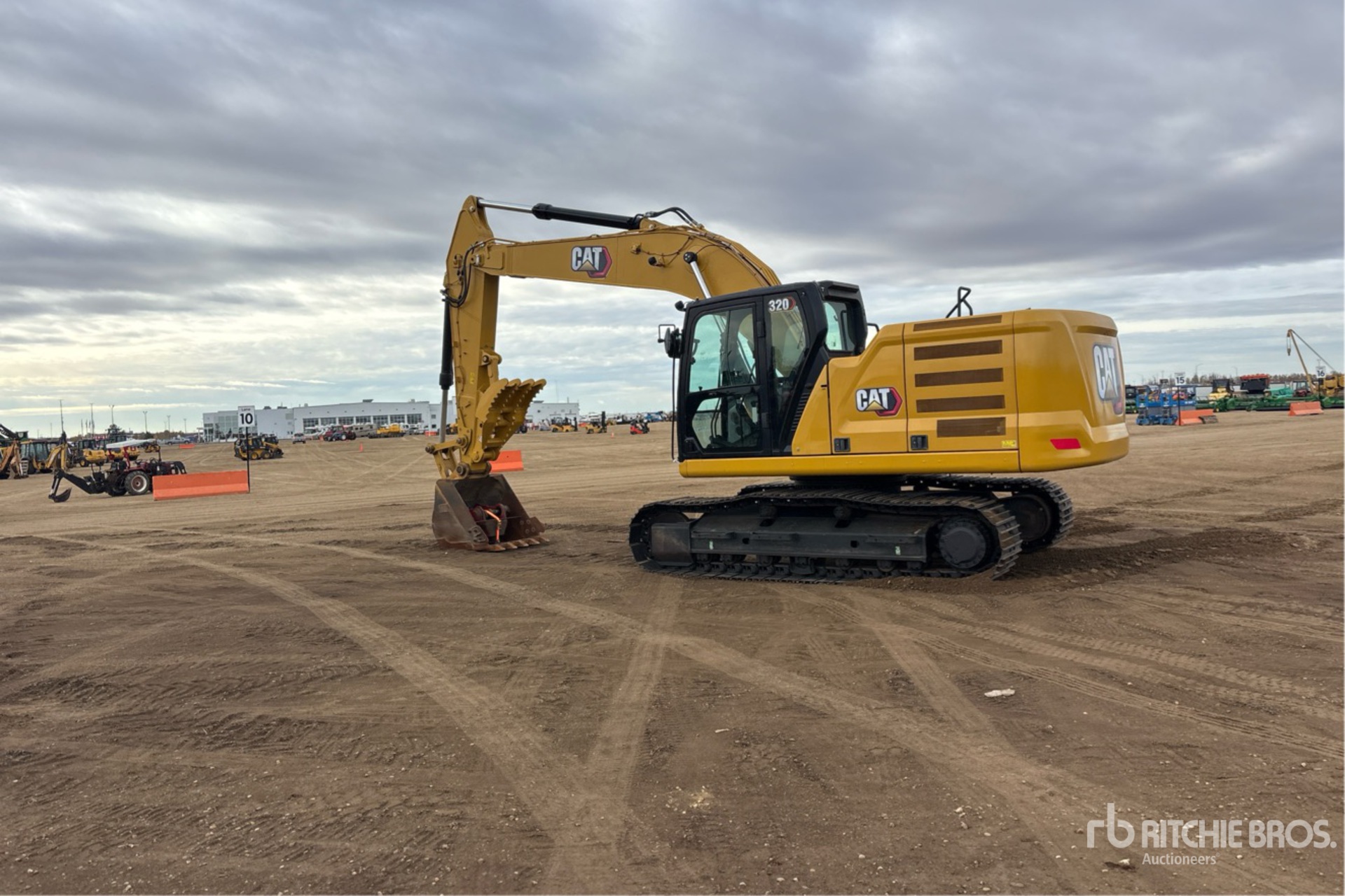 2020 Caterpillar 320
