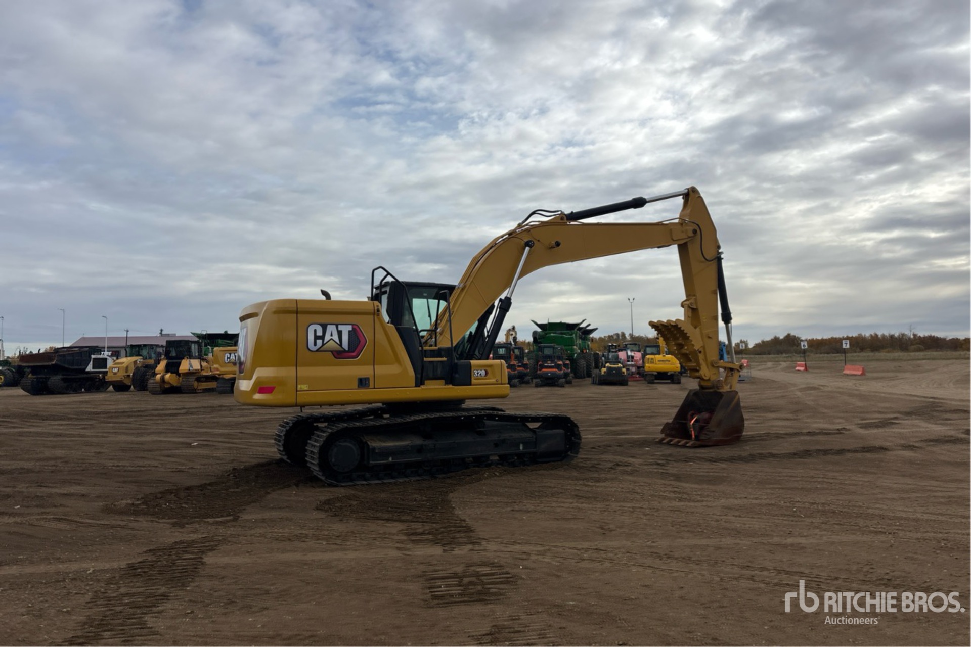 2020 Caterpillar 320
