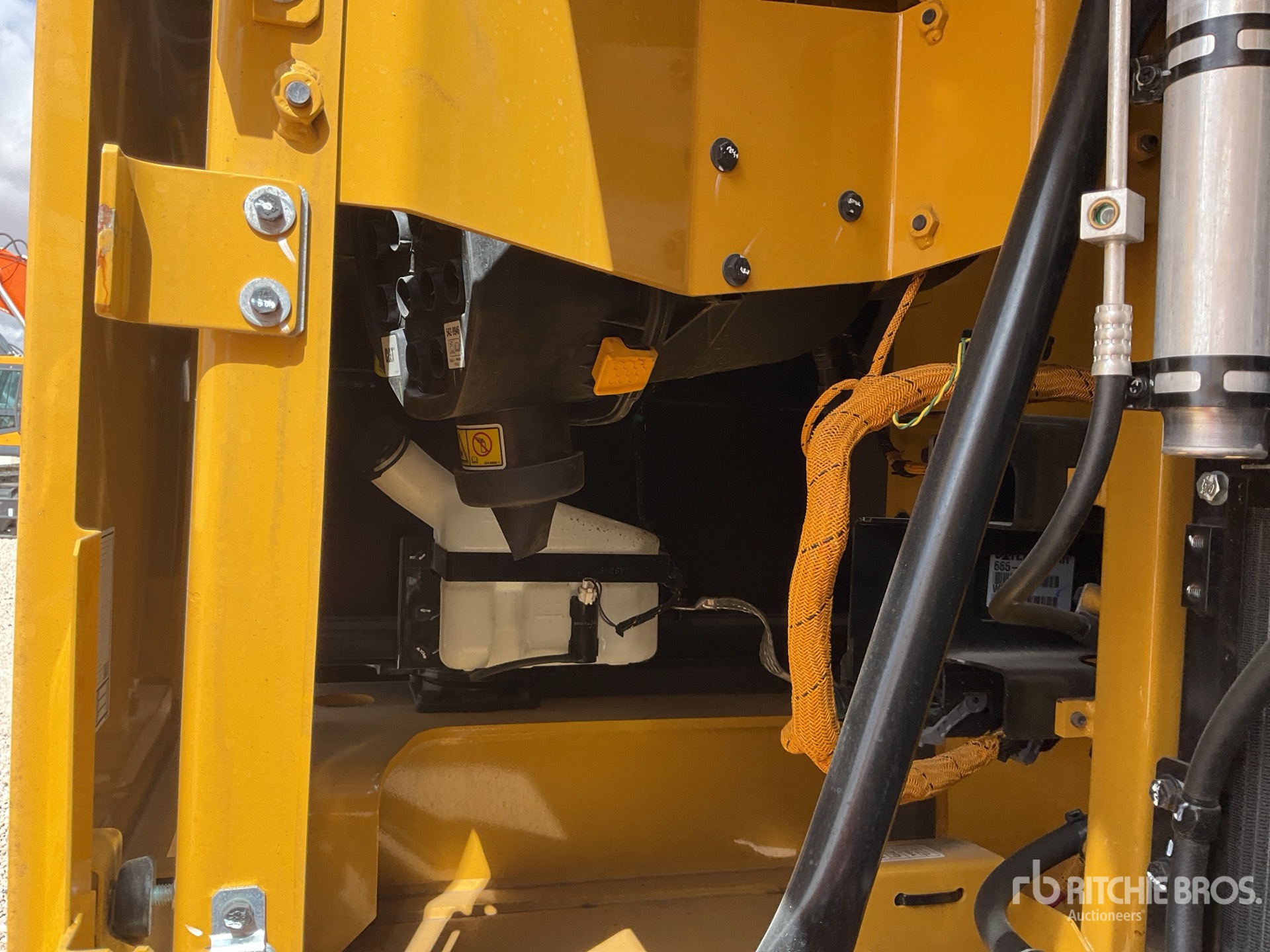 2026 Caterpillar 321