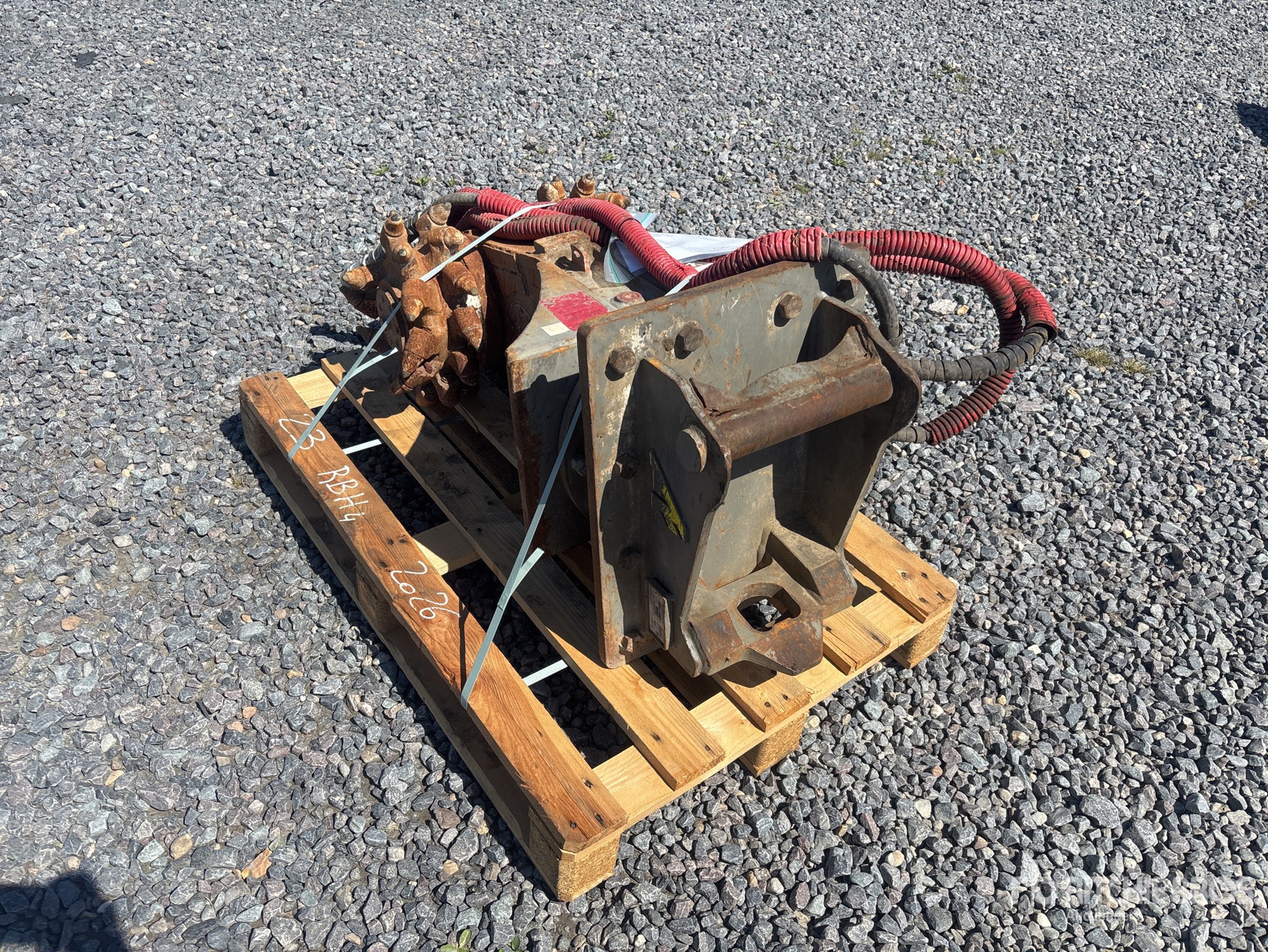 General Appearance with Picture, Left Rear Corner