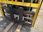 Hydraulics with Fork Positioning Cylinder (on fork carriage)
