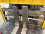 Hydraulics with Fork Positioning Cylinder (on fork carriage)