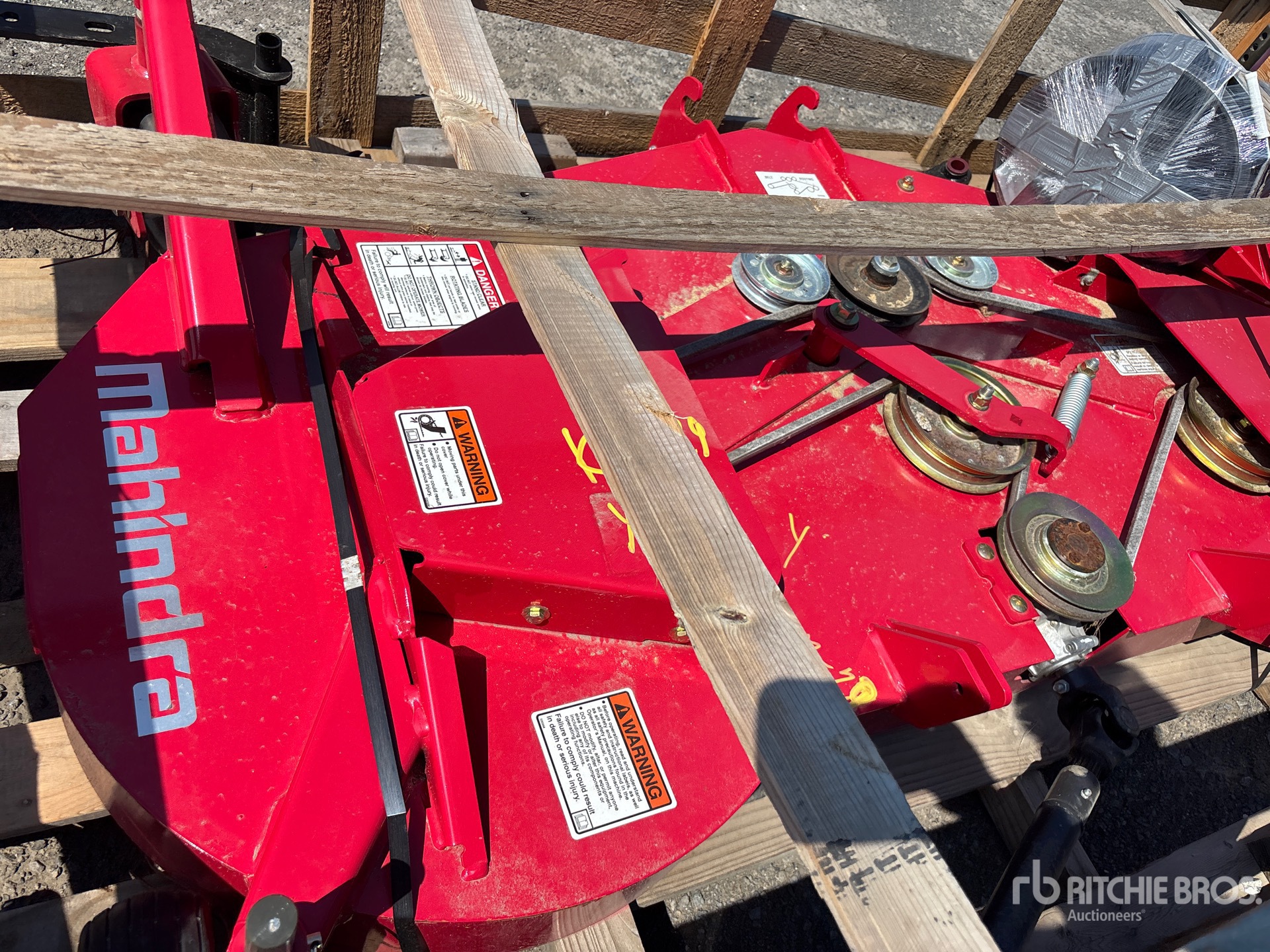 Mahindra 64 in Lawn Mower Deck