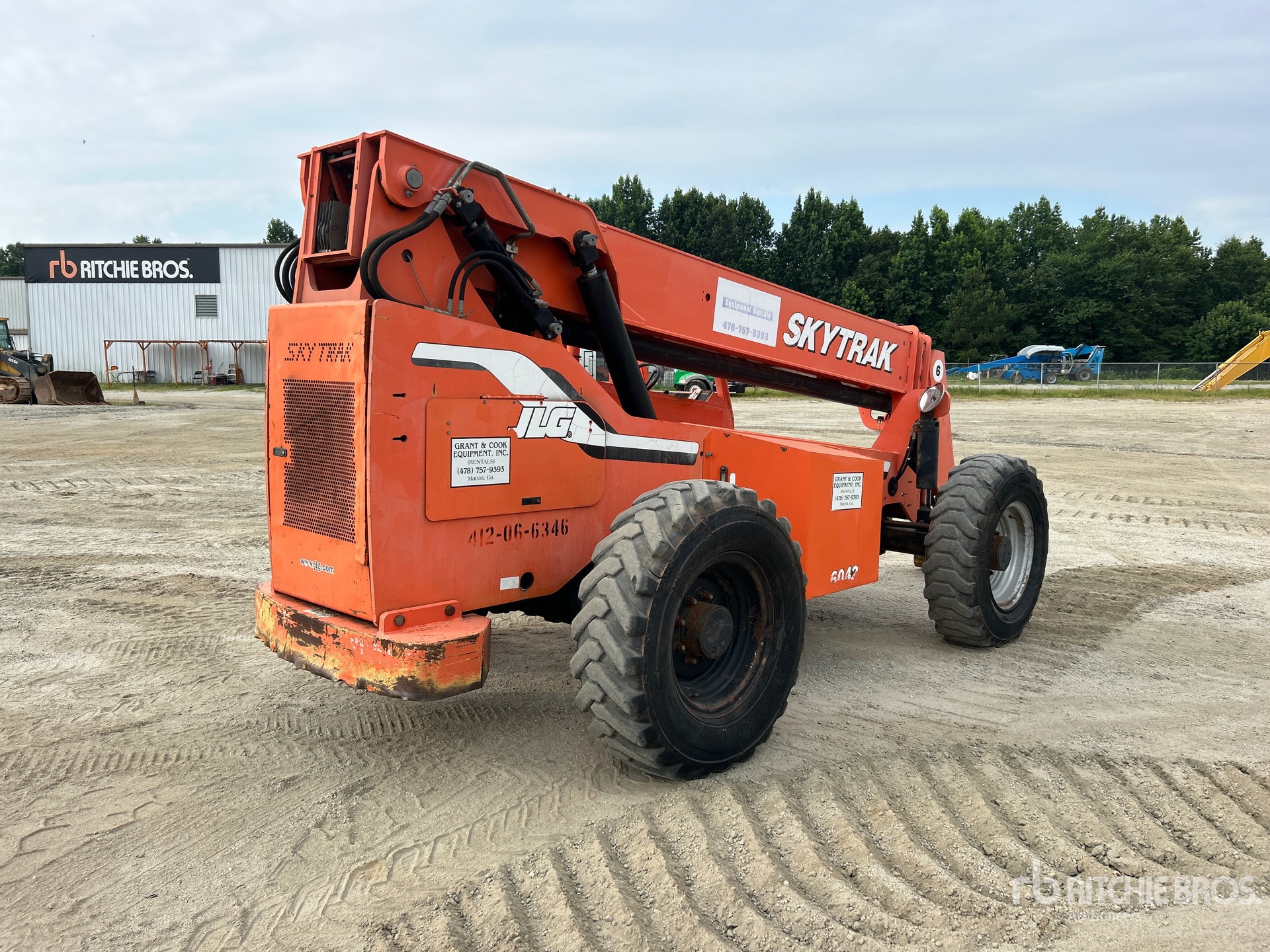 General Appearance with Picture, Right Rear Corner