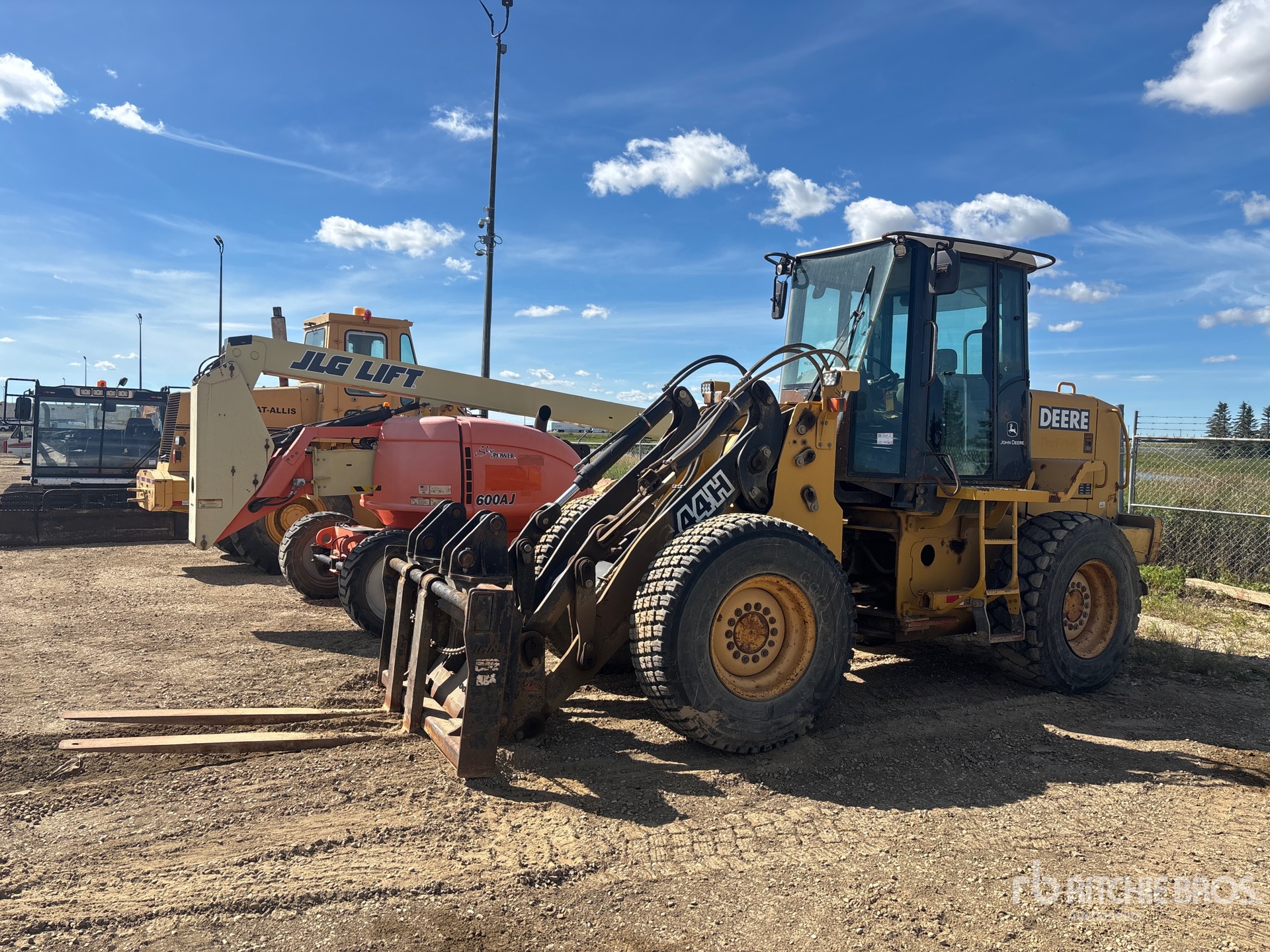 2004 John Deere TC44H