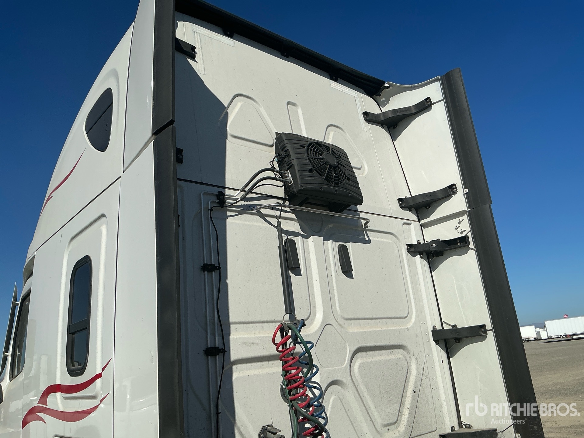 2022 Freightliner CASCADIA 126