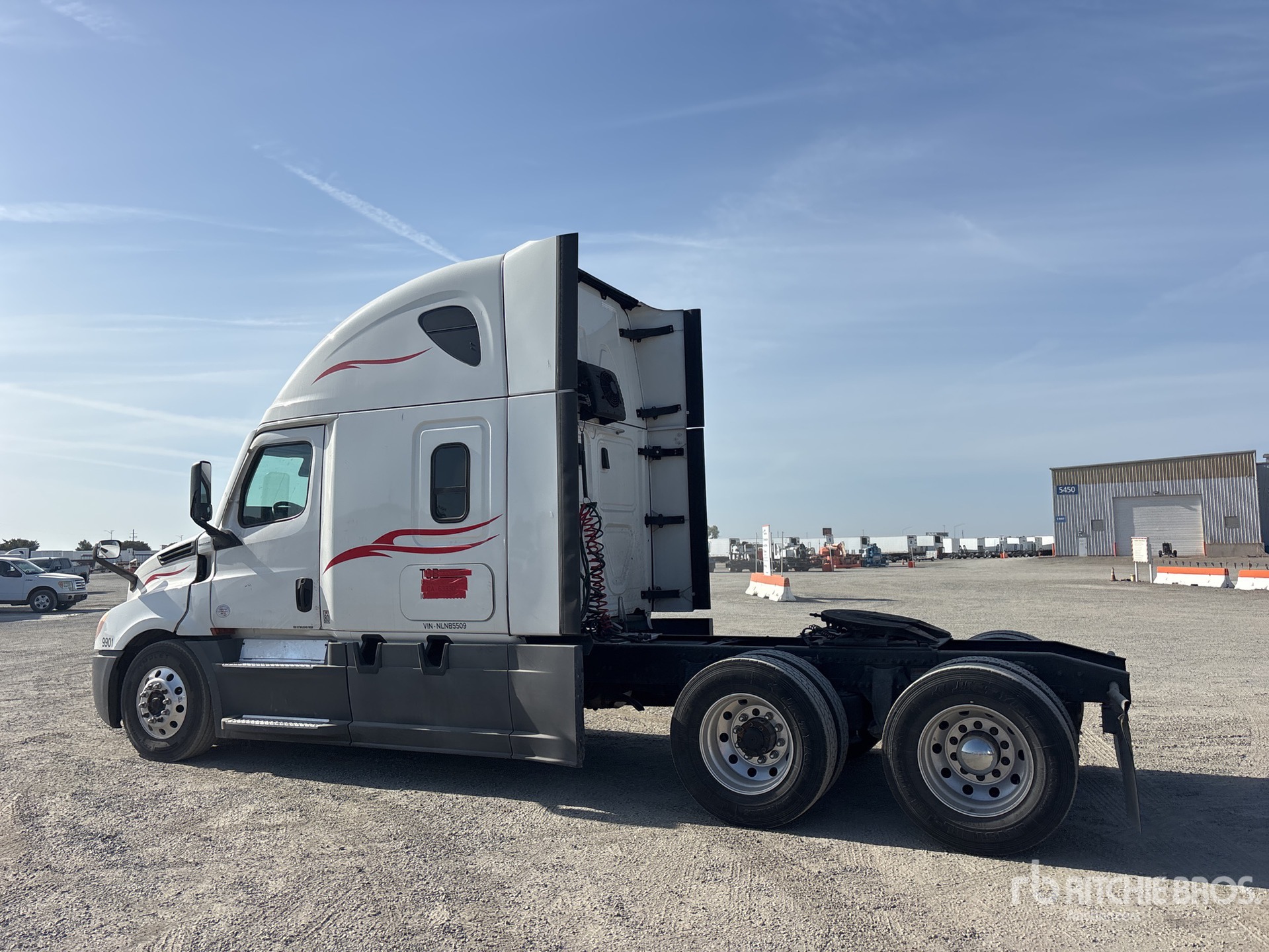 2022 Freightliner CASCADIA 126