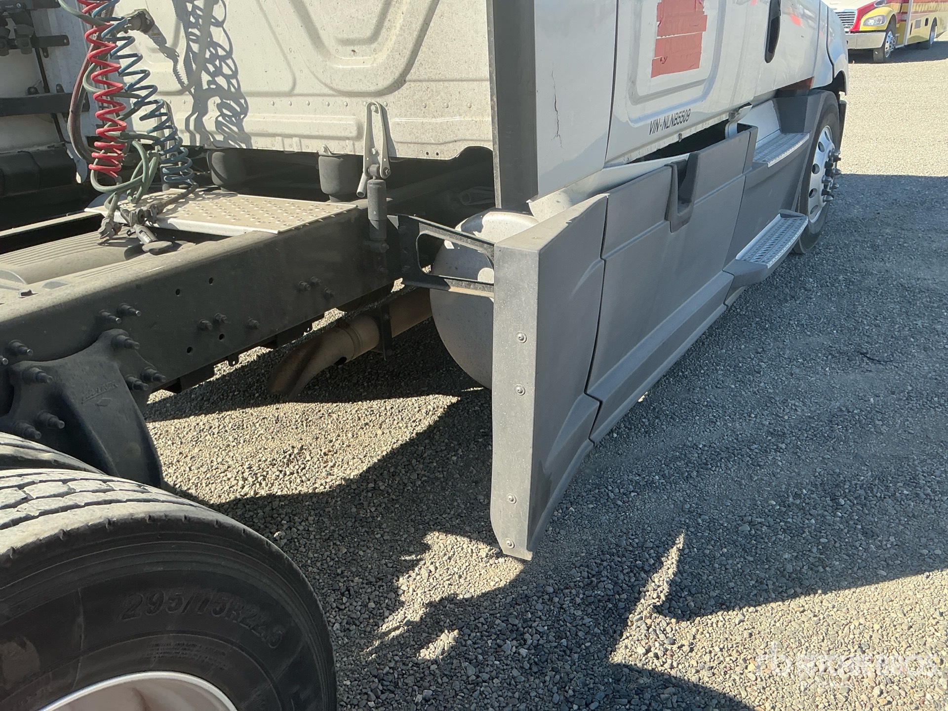 2022 Freightliner CASCADIA 126
