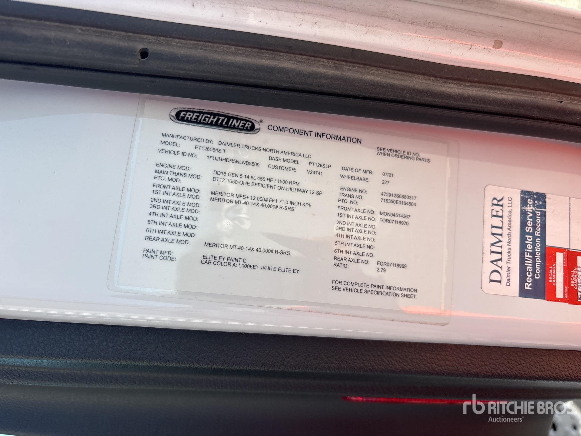 2022 Freightliner CASCADIA 126