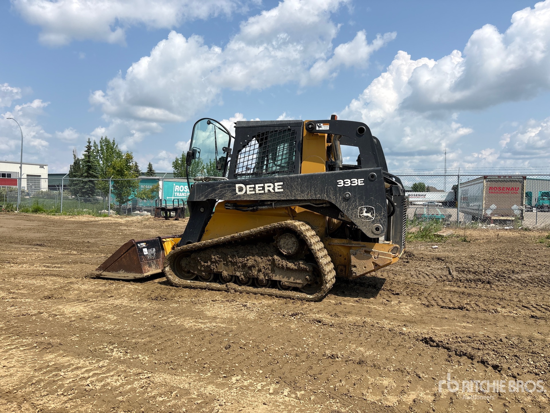 Photo of a 2017 John Deere 333E