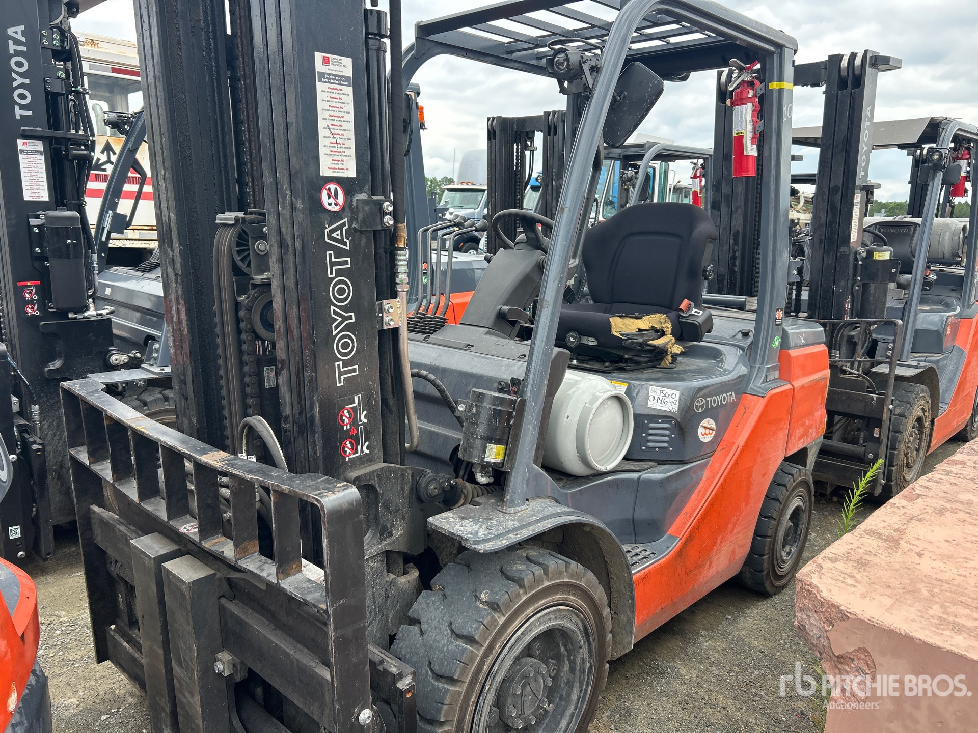 Photo of a 2022 Toyota 50-8FGU32
