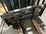 Hydraulics with Fork Positioning Cylinder (on fork carriage)