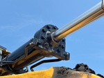 Hydraulics with Bucket Tilt Cylinders