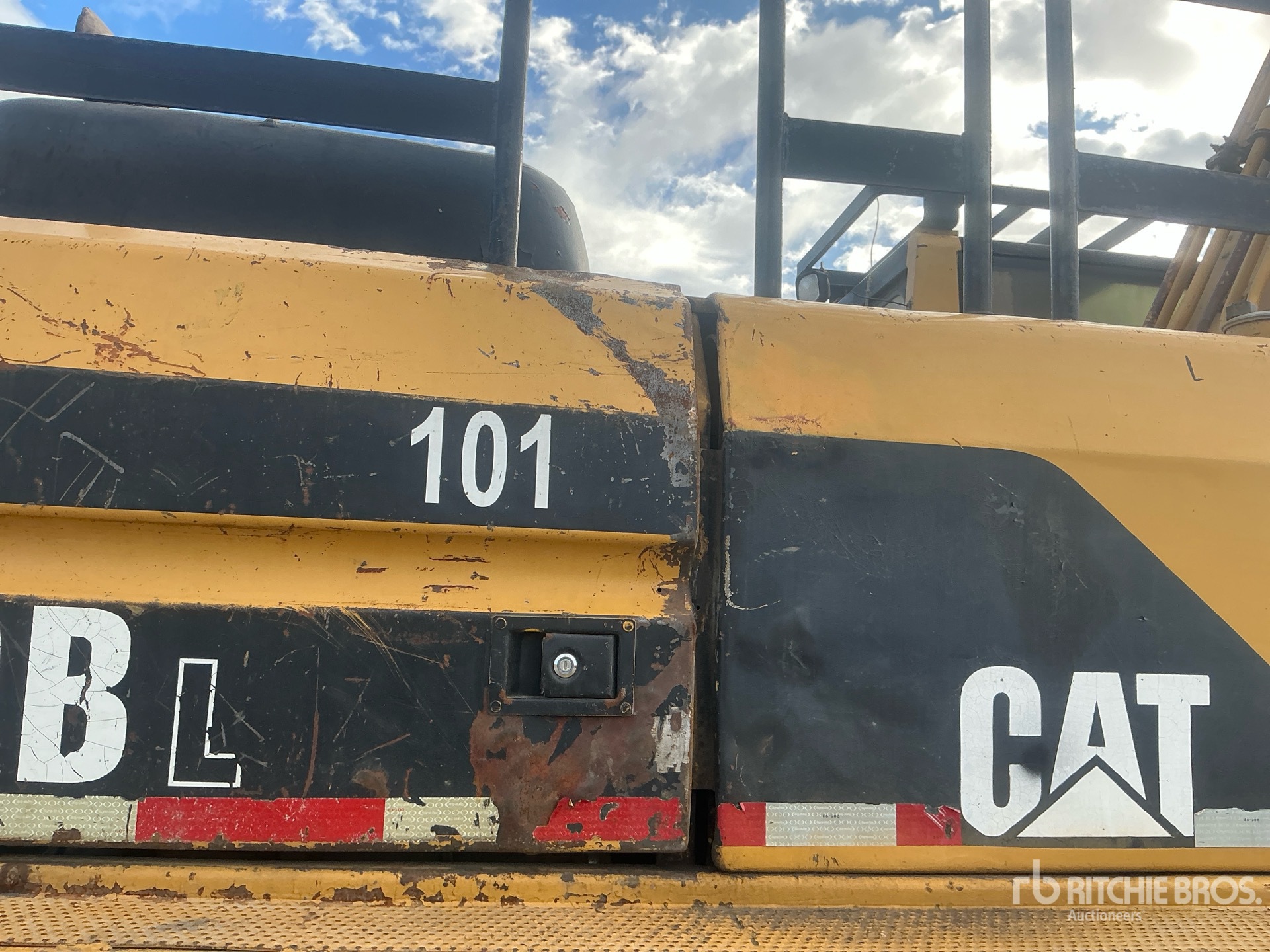 1998 Caterpillar 330B L