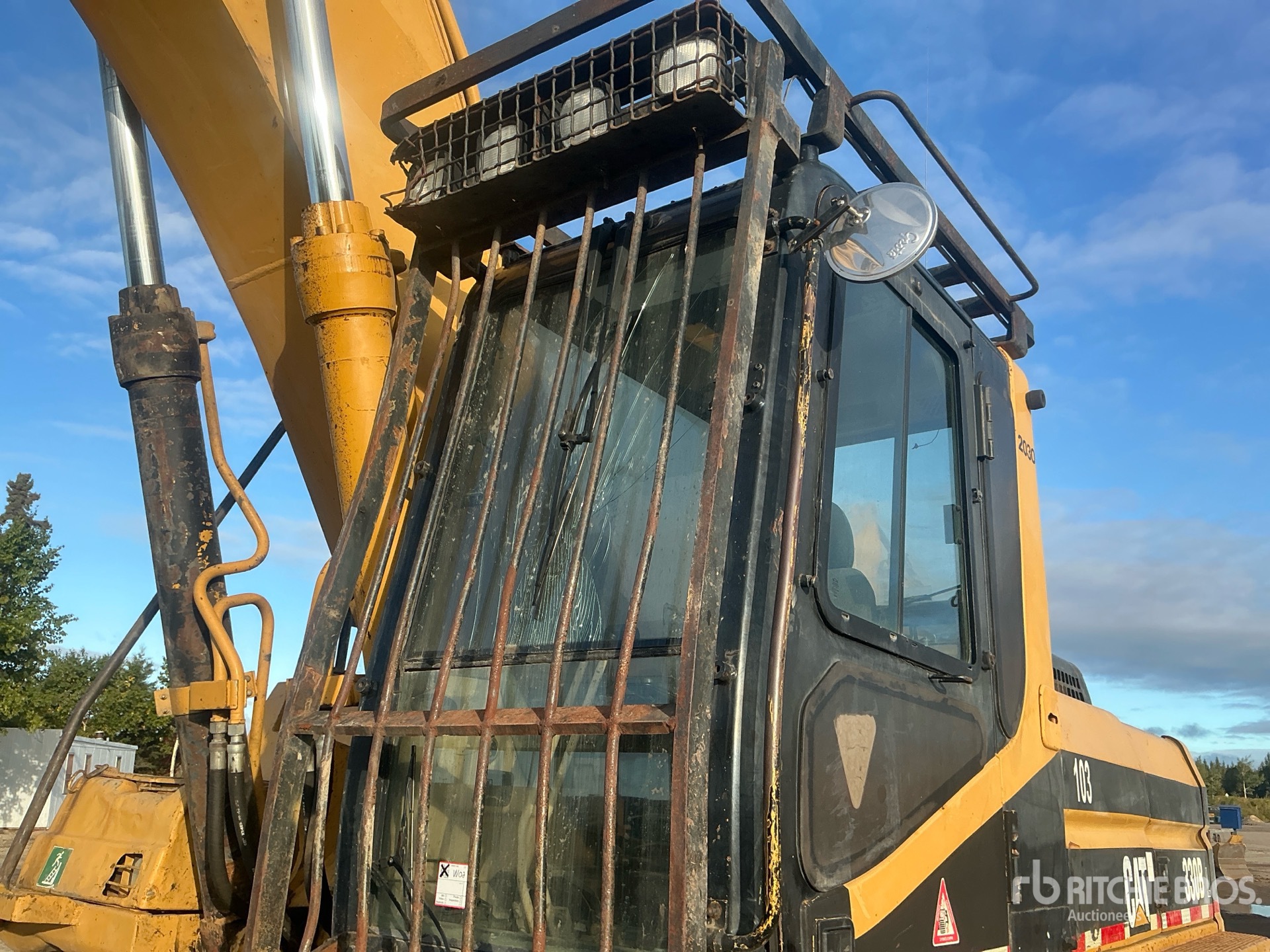 1999 Caterpillar 330B L