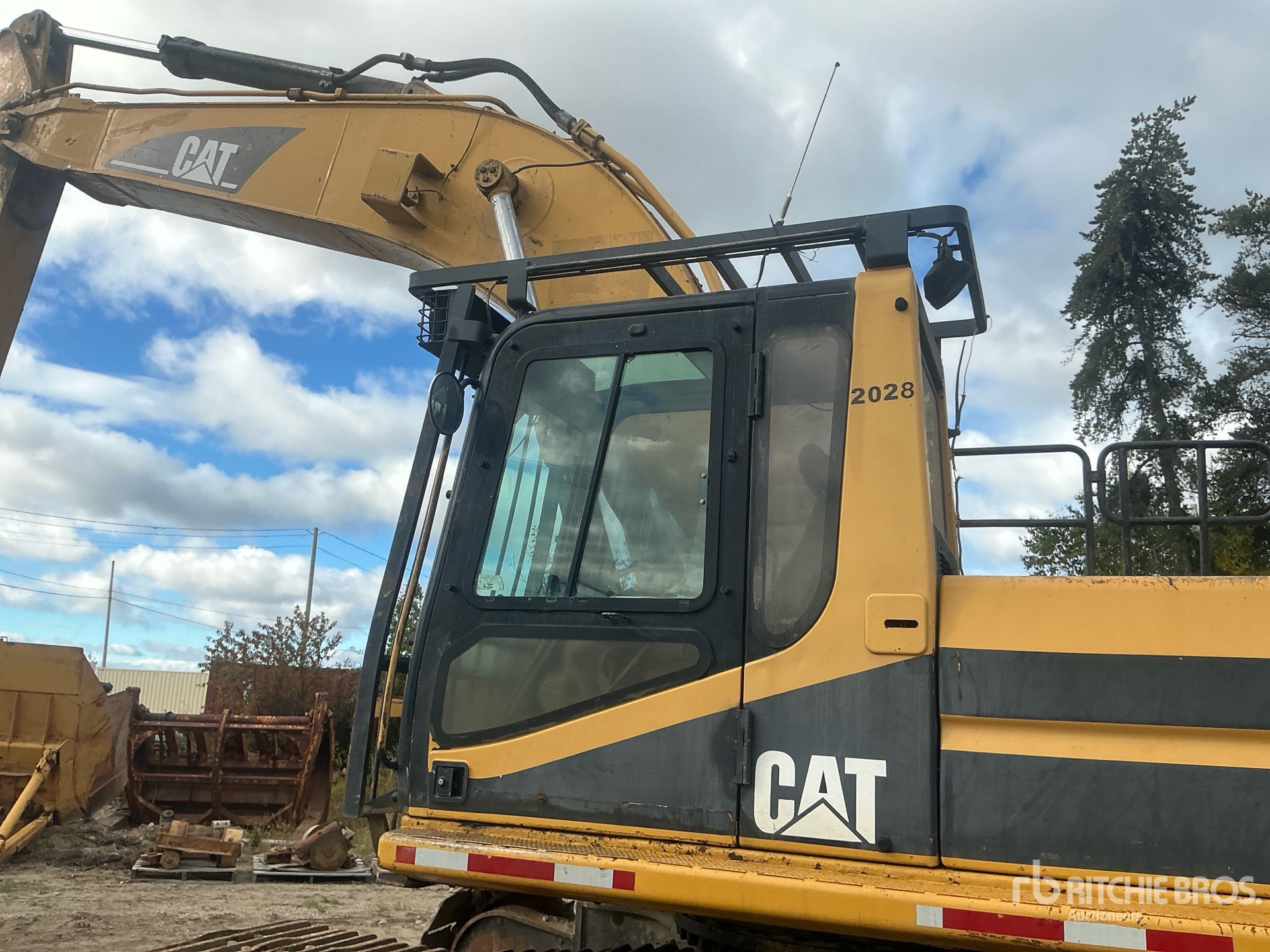 1999 Caterpillar 330B L