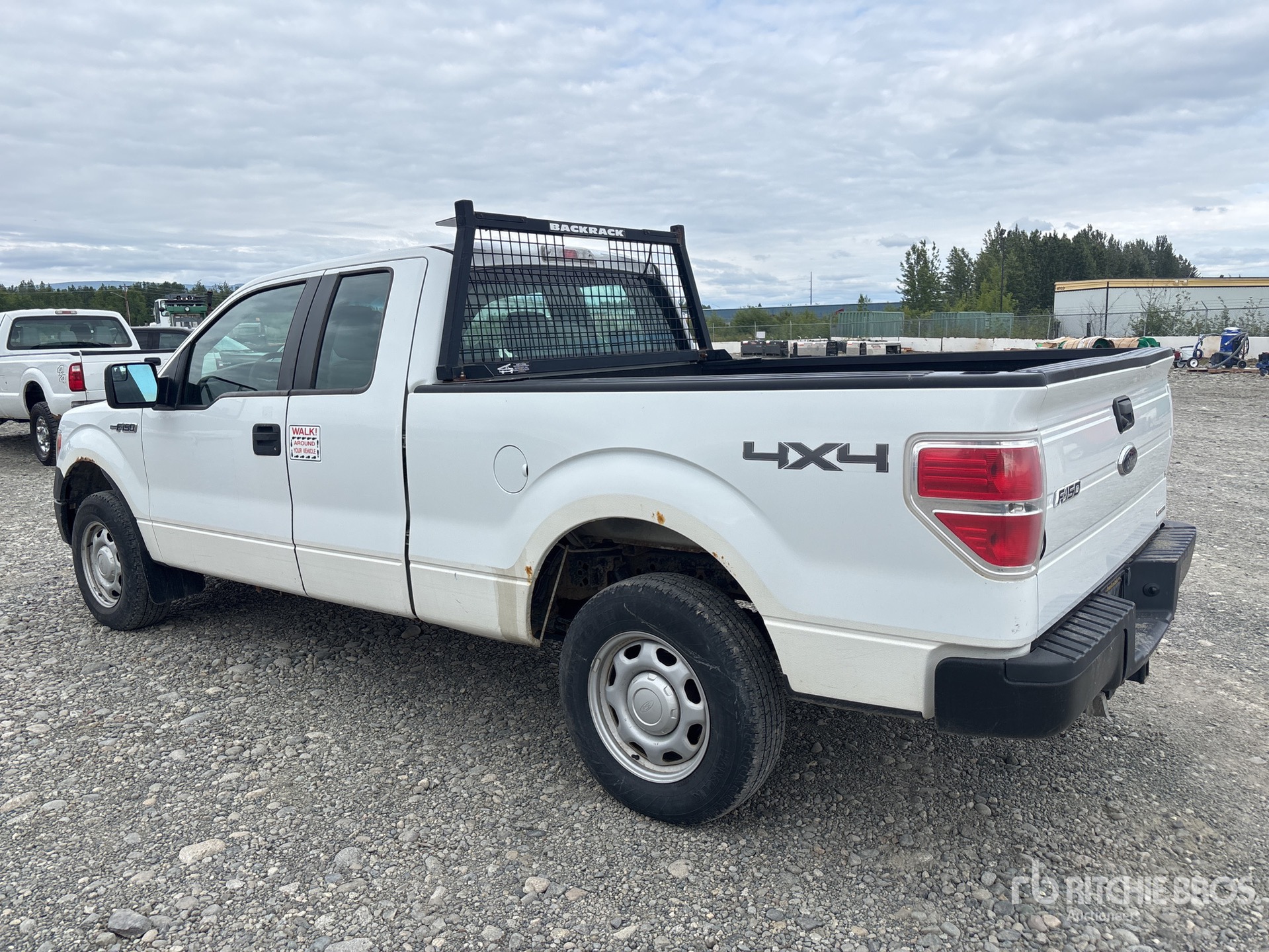General Appearance with Picture, Left Rear Corner
