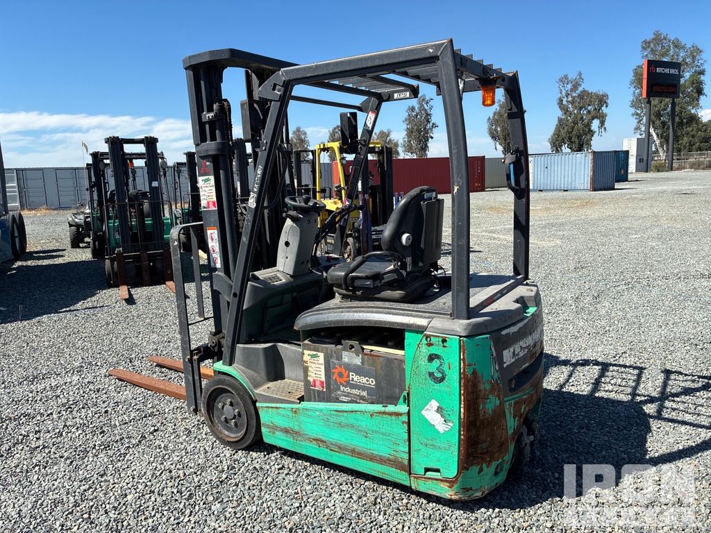 General Appearance - Lift Truck* with Picture, Left Rear Corner