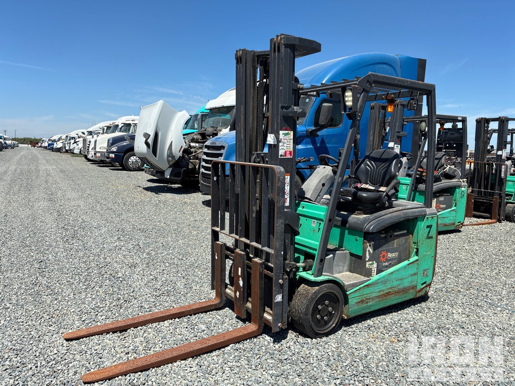 General Appearance - Lift Truck* with Picture, Left Front Corner