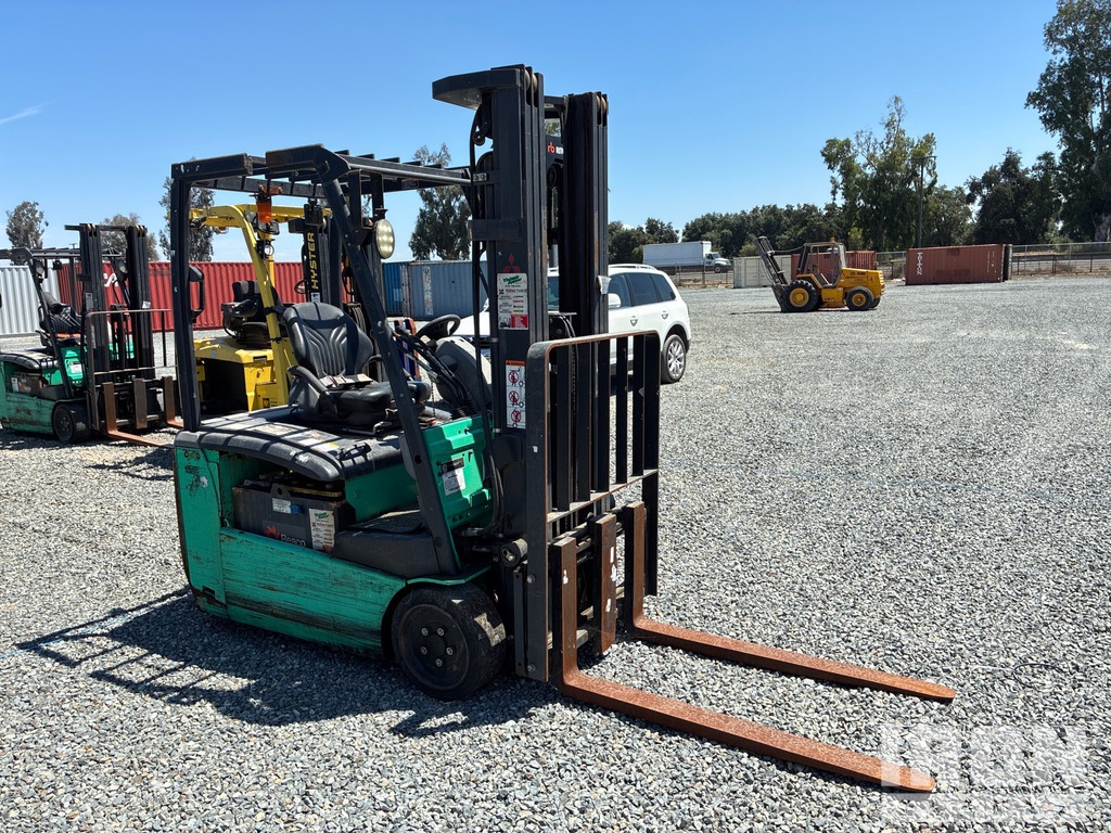 General Appearance - Lift Truck* with Picture, Right Front Corner