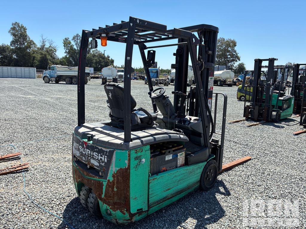 General Appearance - Lift Truck* with Picture, Right Rear Corner