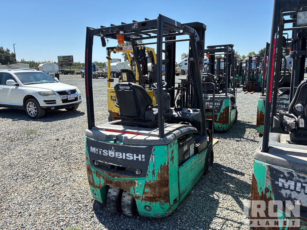 General Appearance - Lift Truck* with Picture, Right Rear Corner