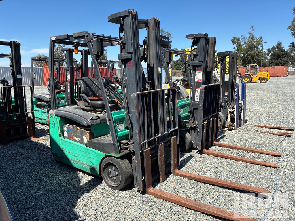General Appearance - Lift Truck* with Picture, Right Front Corner